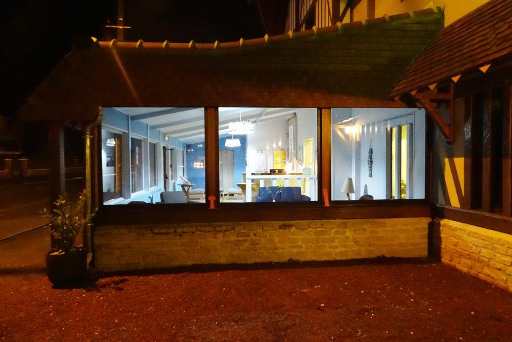 Hotel Le Vauban Merville-Franceville-Plage Exterior foto
